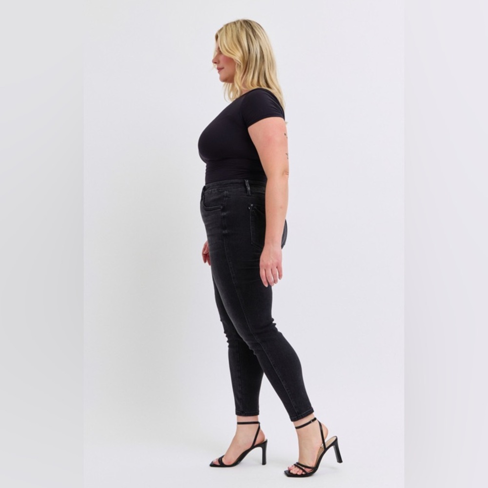 Judy Blue MR Tummy Control Skinny - Picture 6 of 8